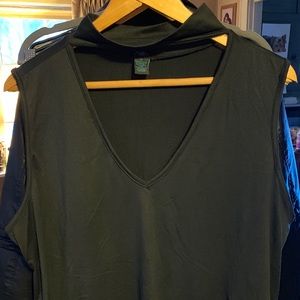 Rue 21 Sleeveless choker top